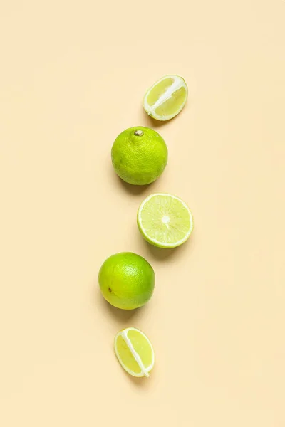 Frutas Bergamota Maduras Inteiras Cortadas Fundo Cor — Fotografia de Stock