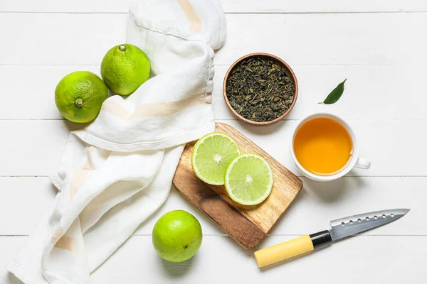 Composición Con Taza Hojas Secas Frutos Maduros Bergamota Sobre Fondo —  Fotos de Stock