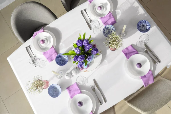 Table Setting Beautiful Flowers Easter Celebration — Stock Photo, Image