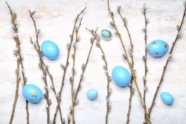 Painted Easter Eggs Pussy Willow Branches Light Background — Stok fotoğraf