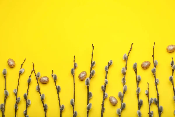 Painted Easter Eggs Pussy Willow Branches Yellow Background — Fotografia de Stock