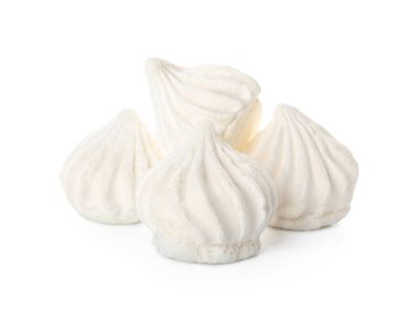 Beyaz arka planda bir sürü tatlı krema