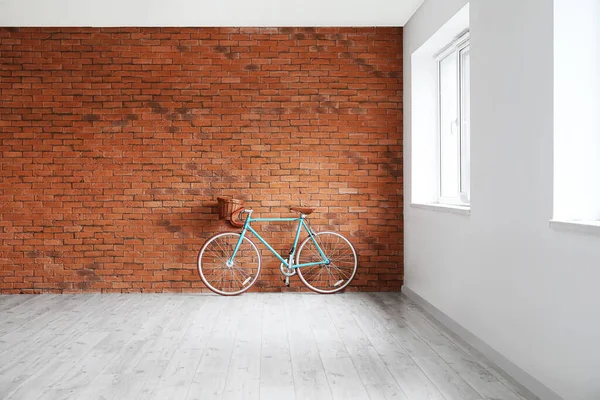 Modernes Fahrrad Nahe Ziegelwand Leeren Raum — Stockfoto