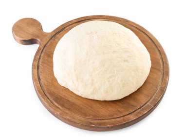 Beyaz arka plan üzerinde çiğ hamur