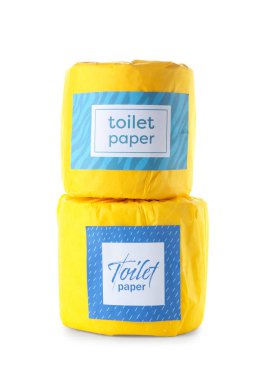 Tuvalet kağıdı beyaz arkaplanda yuvarlanır