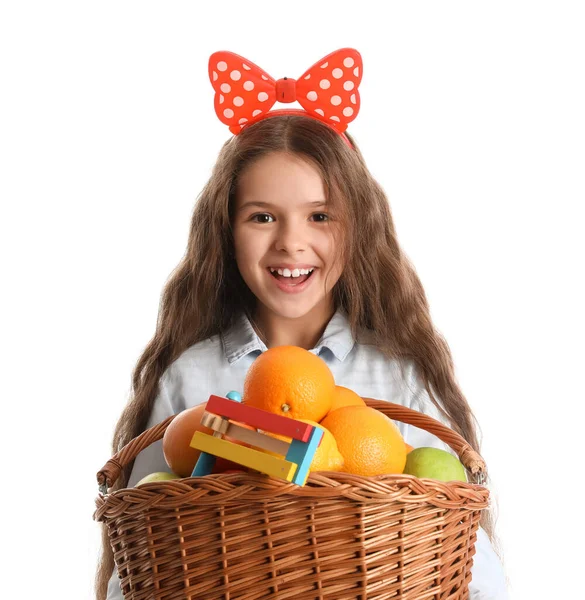 Gelukkig Klein Meisje Met Mand Met Fruit Witte Achtergrond Purim — Stockfoto