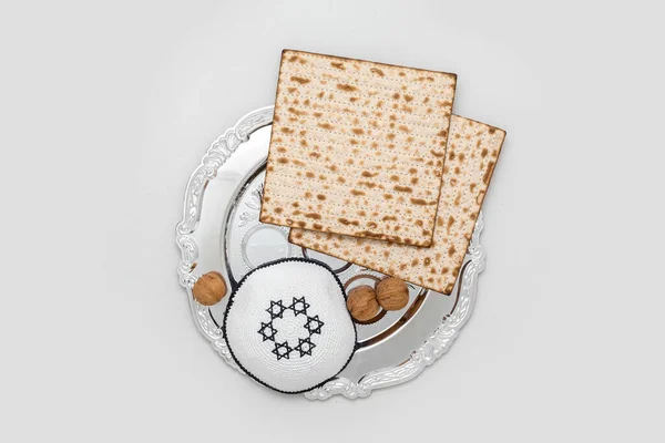 Passover Seder Plate Flatbread Matza Walnuts Kippah Light Background — Stock Photo, Image