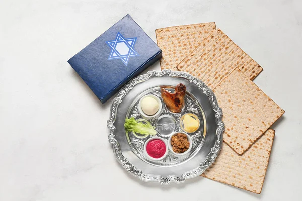 Passover Seder Plate Traditional Food Matza Torah White Background — Stock Photo, Image
