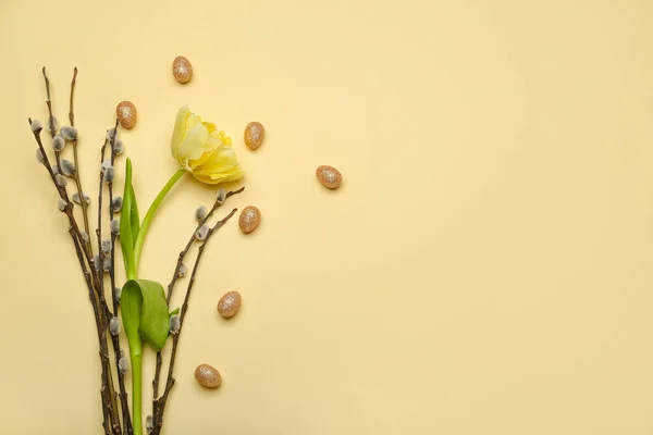 Pussy Willow Branches Painted Easter Eggs Tulip Flower Yellow Background — Zdjęcie stockowe