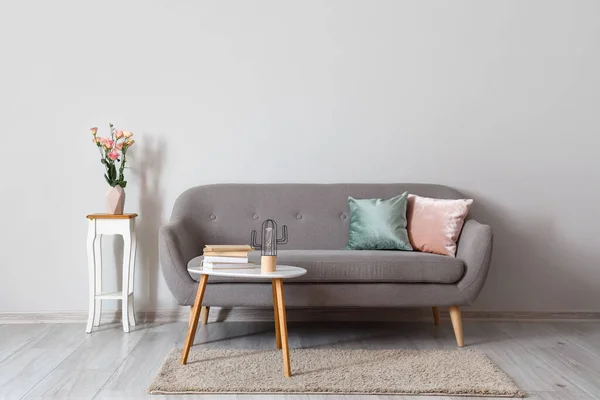 Cozy Sofa Tables Light Wall — Stock Photo, Image