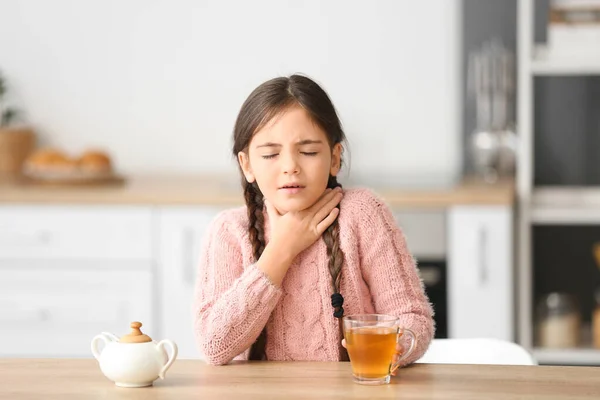 Little Girl Cup Tea Suffering Sore Throat Kitchen — Stock Photo, Image