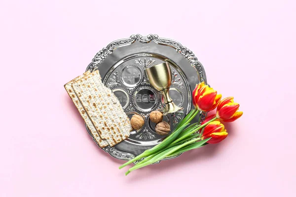 Passover Seder Plate Flatbread Matza Walnuts Flowers Cup Pink Background — Stock Photo, Image