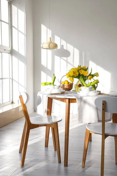 Tischdekoration Für Osterfeier Hellen Raum — Stockfoto
