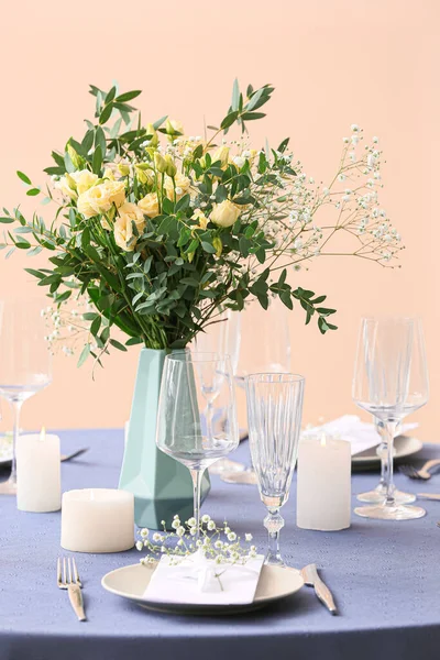 Stylish Table Setting Wedding Invitation Gypsophila Flowers Beige Wall — Stock Photo, Image