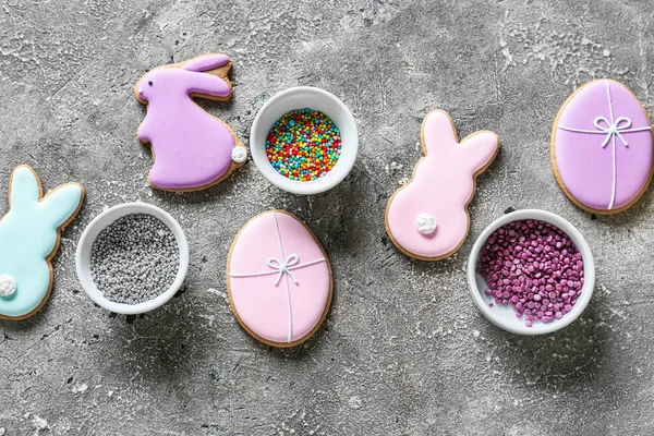 Tasty Easter Cookies Sprinkles Grey Background — Stock Photo, Image