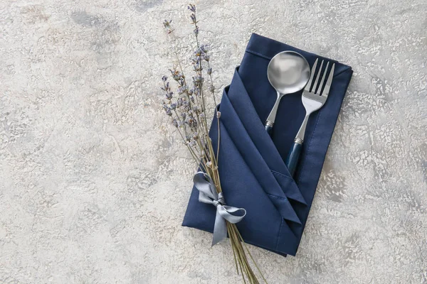 Elegant Cutlery Lavender Flowers Grunge Background — Stock Photo, Image