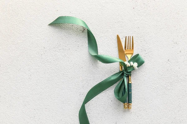Elegant Cutlery Ribbon Light Background — Stock Photo, Image