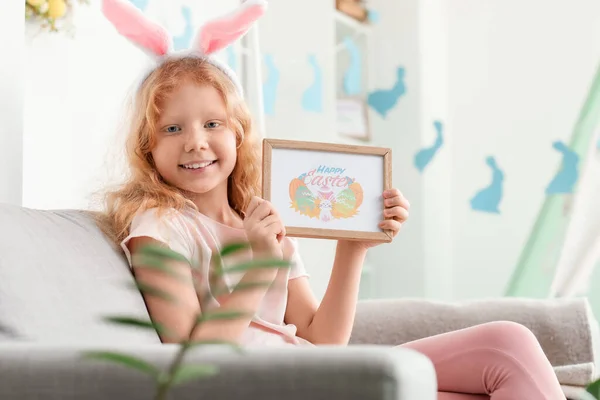 Schattig Klein Meisje Met Konijntjes Oren Pasen Wenskaart Thuis — Stockfoto