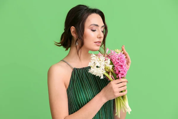 Pretty Young Woman Hyacinth Flowers Green Background — Stock Photo, Image