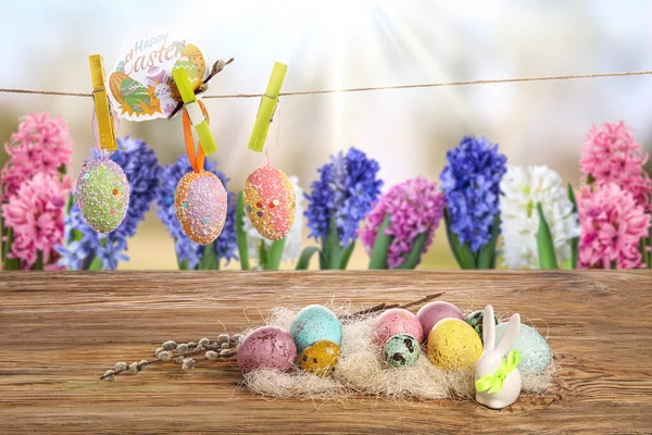 Beautiful Easter Eggs Table Spring Garden — Stock Photo, Image