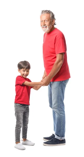 Mały Chłopiec Jego Dziadek Czerwonych Koszulkach Białym Tle — Zdjęcie stockowe