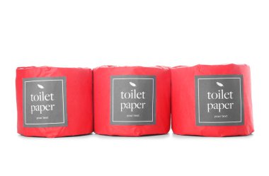 Tuvalet kağıdı beyaz arkaplanda yuvarlanır