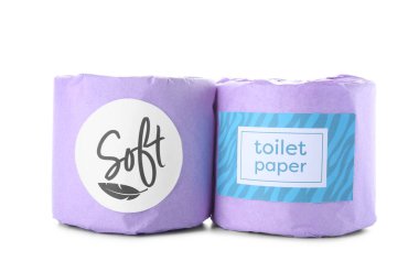 Tuvalet kağıdı beyaz arkaplanda yuvarlanır