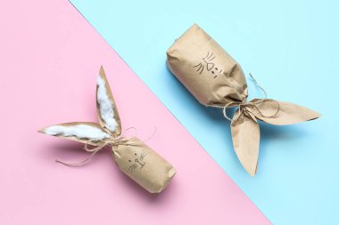 Renkli Paskalya tavşanı hediye paketleri