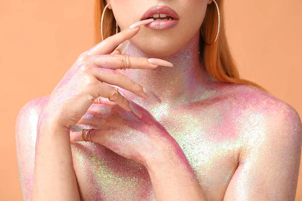 Fashionable Young Transgender Woman Glitters Body Color Background Closeup — Stock Photo, Image