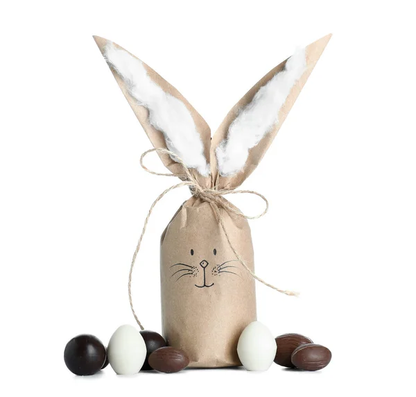 Paashaas Geschenkzak Chocolade Eieren Witte Achtergrond — Stockfoto