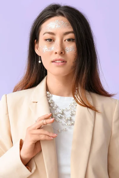 Elegant Asian Woman Glitter Makeup Stylish Jewelry Color Background — Stock Photo, Image