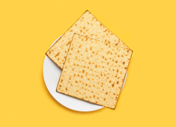 Πιάτο Εβραϊκό Matza Flatbread Για Passover Κίτρινο Φόντο — Φωτογραφία Αρχείου