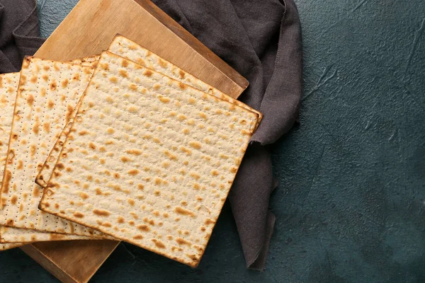 Board Jewish Leatbread Matza Passover Napkin Dark Background — стокове фото