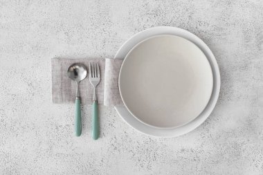 Hafif grunge arkaplan üzerinde basit tablo ayarı