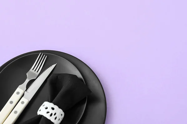 Simple Table Setting Purple Background — Stock Photo, Image