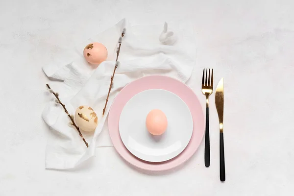 Beautiful Table Setting Easter Eggs Willow Branches White Background — Stock Photo, Image