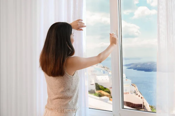 Pretty Young Asian Woman Opening Window Resort — Stock Photo, Image