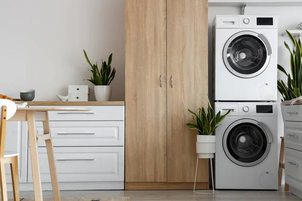 Interior Light Kitchen Washing Machines White Counters Cupboard — Stock Photo, Image