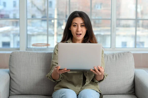 Surprised Asian Woman Laptop Checking Her Mail Home — Stock Photo, Image