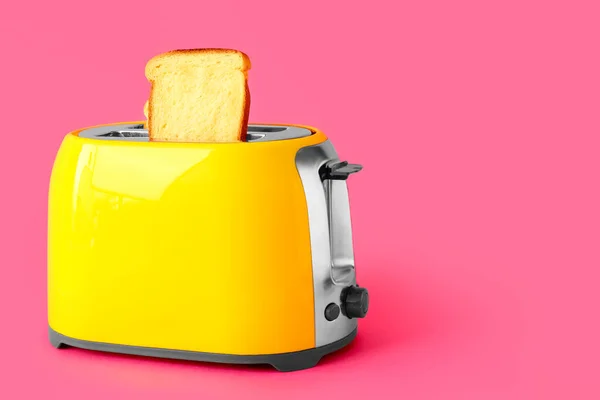 Modern Toaster Bread Slice Pink Background — Stock Photo, Image