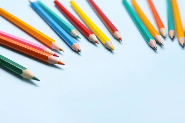 Verschiedene Bleistifte Auf Farbhintergrund Nahaufnahme — Stockfoto