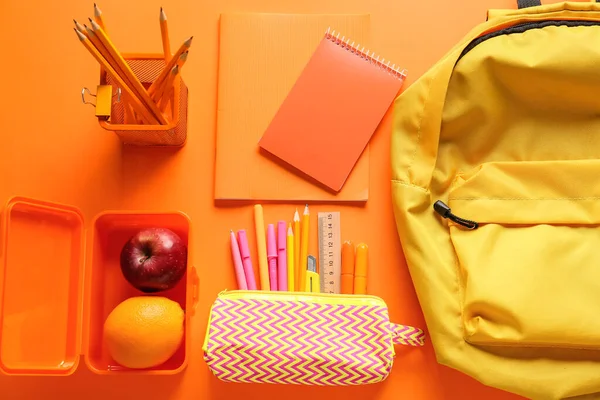 Juego Papelería Con Frutas Sobre Fondo Color — Foto de Stock