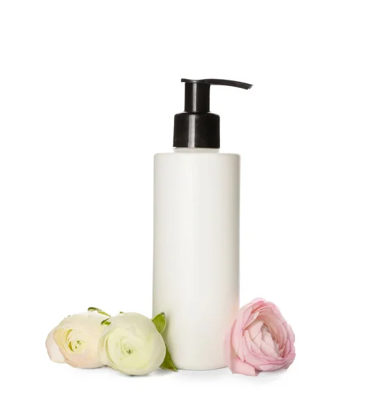 Flaska Kosmetiska Produkt Och Ranunculus Blommor Vit Bakgrund — Stockfoto