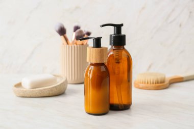 Masada kozmetik ürünleri şişeleri