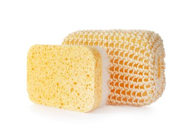 Beyaz arka plan üzerinde Banyo süngerleri