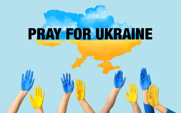 Muitas Mãos Humanas Cores Bandeira Ucraniana Fundo Azul Rezai Pela — Fotografia de Stock