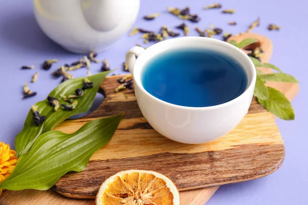 Kupa Kék Tea Szárított Pillangó Borsó Virágok Színes Háttér Közelkép — Stock Fotó