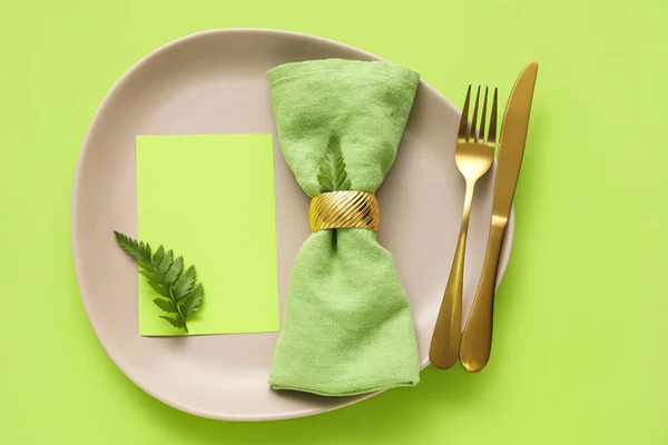 Simple Table Setting Green Background — Stock Photo, Image
