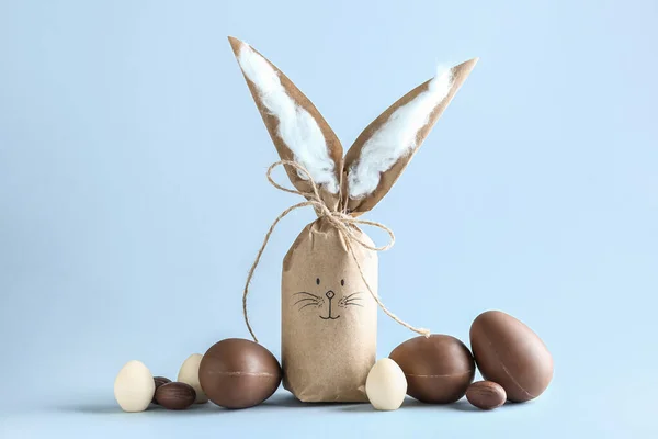Paper Bag Bunny Chocolate Eggs Grey Background — Stock Photo, Image