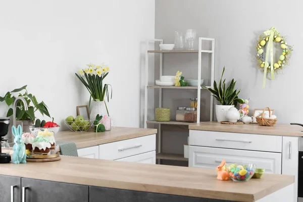 Interior Cocina Moderna Con Flores Primavera Decoraciones Pascua — Foto de Stock
